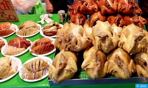 في سابقة عالمية.. بلد أسيوي يرخّص ببيع لحم دجاج "اصطناعي"