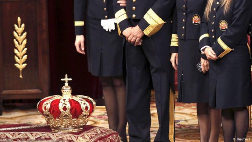 "أطلِقوا النار على أبناء العاهرات".. جنود إسبان سابقون يدعون الملك إلى "إبادة" الكاتلان والشيوعيين "أطلِقوا النار على أبناء العاهرات".. جنود إسبان سابقون يدعون الملك إلى "إبادة" الكاتلان والشيوعيين