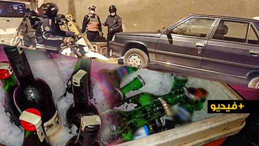 شاهدوا.. عناصر فرقة الصقور تحجز سيارة محملة بكمية من الخمور وسط الناظور شاهدوا.. عناصر فرقة الصقور تحجز سيارة محملة بكمية من الخمور وسط الناظور