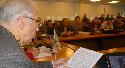 يشوتي : فرنسا هي المسؤولة عن استعمال الغزات السامة بالريف يشوتي : فرنسا هي المسؤولة عن استعمال الغزات السامة بالريف