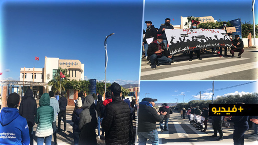 طلبة المدرسة الوطنية للعلوم التطبيقية بالحسيمة يحتجون ضد الوزارة الوصية بسبب مشاريع عشوائية طلبة المدرسة الوطنية للعلوم التطبيقية بالحسيمة يحتجون ضد الوزارة الوصية بسبب مشاريع عشوائية