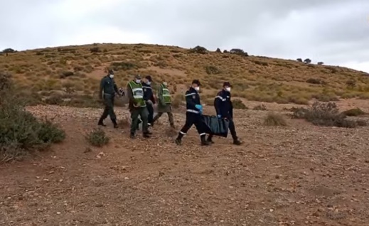 شاهدوا.. لحظة العثور على جثة الرضيعة المختفية بجرادة شاهدوا.. لحظة العثور على جثة الرضيعة المختفية بجرادة