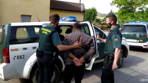 اعتقال ثلاثة أشخاص احتجزوا مهاجرين سريين بينهم مغاربة في ظروف غير انسانية