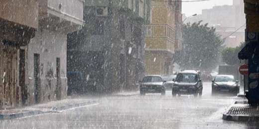 زخات رعدية محليا قوية غدا الخميس وتساقطات ثلجية معتدلة مساء الأربعاء زخات رعدية محليا قوية غدا الخميس وتساقطات ثلجية معتدلة مساء الأربعاء