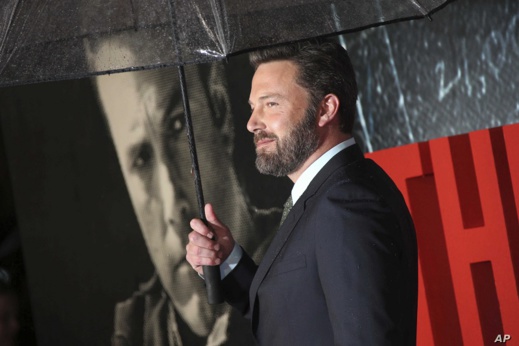 القضاء الإسباني يعوّض مغربيا بعد ظهور صورته في فيلم مثير إلى جانب عائلة "مافيوزية" القضاء الإسباني يعوّض مغربيا بعد ظهور صورته في فيلم مثير إلى جانب عائلة "مافيوزية"