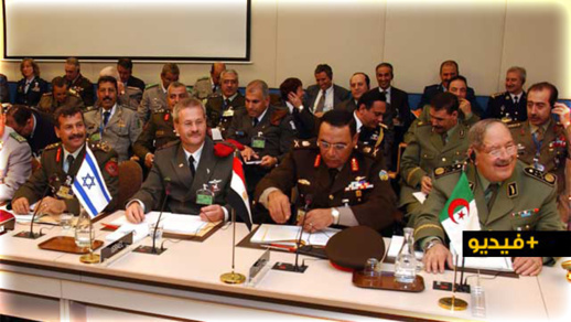 شاهدوا.. صحافي جزائري "يفضح" دعم بلاده لوزارة الحرب الإسرائيلية بـ"أموال الشعب" شاهدوا.. صحافي جزائري "يفضح" دعم بلاده لوزارة الحرب الإسرائيلية بـ"أموال الشعب"