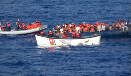 البحرية الملكية تقدم المساعدة لـ127 مرشحا للهجرة غير الشرعية البحرية الملكية تقدم المساعدة لـ127 مرشحا للهجرة غير الشرعية