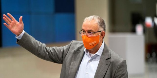 عمدة روتردام أحمد أبو طالب يجري عملية جراحية "توقفه" عن مزاولة مهامه