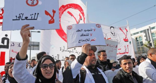 بعد تلويحهم بمقاطعة الامتحانات.. "أساتذة التعاقد" يخوضون إضرابا وطنيا طيلة ثلاثة أيام بعد تلويحهم بمقاطعة الامتحانات.. "أساتذة التعاقد" يخوضون إضرابا وطنيا طيلة ثلاثة أيام