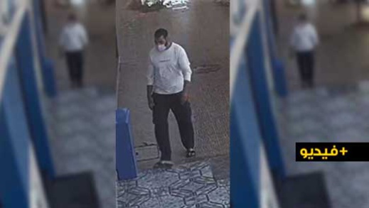  شاهدوا.. كاميرا المراقبة ترصد سرقة شخص ملتح لدراجة هوائية من داخل عمارة سكنية بالناظور