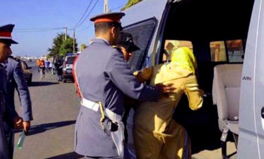 صادم.. ضبط شخص متزوج وأرملة متلبّسين بممارسة الجنس في الطريق العام صادم.. ضبط شخص متزوج وأرملة متلبّسين بممارسة الجنس في الطريق العام