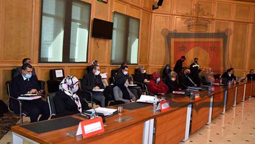 أعضاء مجلس الشرق يصادقون بالإجماع على تنفيذ مشاريع تنموية بالجهة أعضاء مجلس الشرق يصادقون بالإجماع على تنفيذ مشاريع تنموية بالجهة