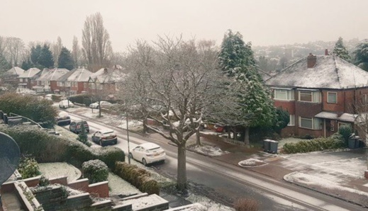 عاصفة "بيلا" تعزل أزيد من 12 ألف منزل بفرنسا عاصفة "بيلا" تعزل أزيد من 12 ألف منزل بفرنسا