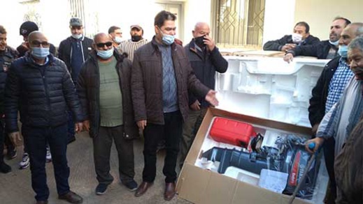 رئيس مجلس إقليم الدريوش يشرف على توزيع محركات قوارب الصيد التقليدي بميناء سيدي احساين رئيس مجلس إقليم الدريوش يشرف على توزيع محركات قوارب الصيد التقليدي بميناء سيدي احساين