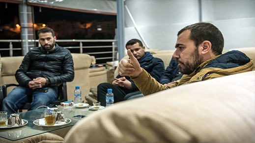 أحمد الزفزافي يكشف معطيات عن مرض ناصر ويؤكد أن المعتقلين مستعدون للحوار الجاد من أجل طي الملف أحمد الزفزافي يكشف معطيات عن مرض ناصر ويؤكد أن المعتقلين مستعدون للحوار الجاد من أجل طي الملف