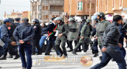 احتجاجات زايو الغاضبة ترغم مسؤولين أمنيين على الاجتماع بحقوقيي المدينة احتجاجات زايو الغاضبة ترغم مسؤولين أمنيين على الاجتماع بحقوقيي المدينة