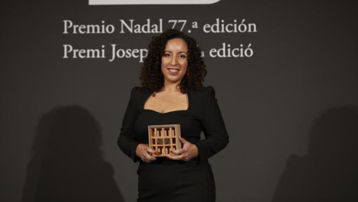 الروائية ابنة مدينة الناظور نجاة الهاشمي تفوز بجائزة "نادال" للرواية الروائية ابنة مدينة الناظور نجاة الهاشمي تفوز بجائزة "نادال" للرواية