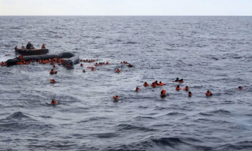 انتشال جثتين وإنقاذ 21 مرشحا للهجرة غير الشرعية بسواحل الناظور انتشال جثتين وإنقاذ 21 مرشحا للهجرة غير الشرعية بسواحل الناظور