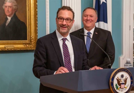 "مقترح الحكم الذاتي هو الحل لنزاع الصحراء".. صفعة جديدة للجزائر من مسؤول أمريكي كبير "مقترح الحكم الذاتي هو الحل لنزاع الصحراء".. صفعة جديدة للجزائر من مسؤول أمريكي كبير