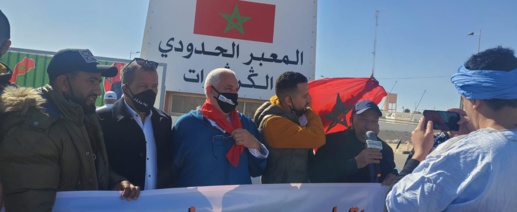 جمعية حداشات للتعاون بين الشباب وشباب المهجر باقليم الدريوش واتحاد جمعيات ببوفرقوش تحطان بالرحال بمعبر الكركارات وتشيدات بالقرارات الملكية الحكيمة جمعية حداشات للتعاون بين الشباب وشباب المهجر باقليم الدريوش واتحاد جمعيات ببوفرقوش تحطان بالرحال بمعبر الكركارات وتشيدات بالقرارات الملكية الحكيمة