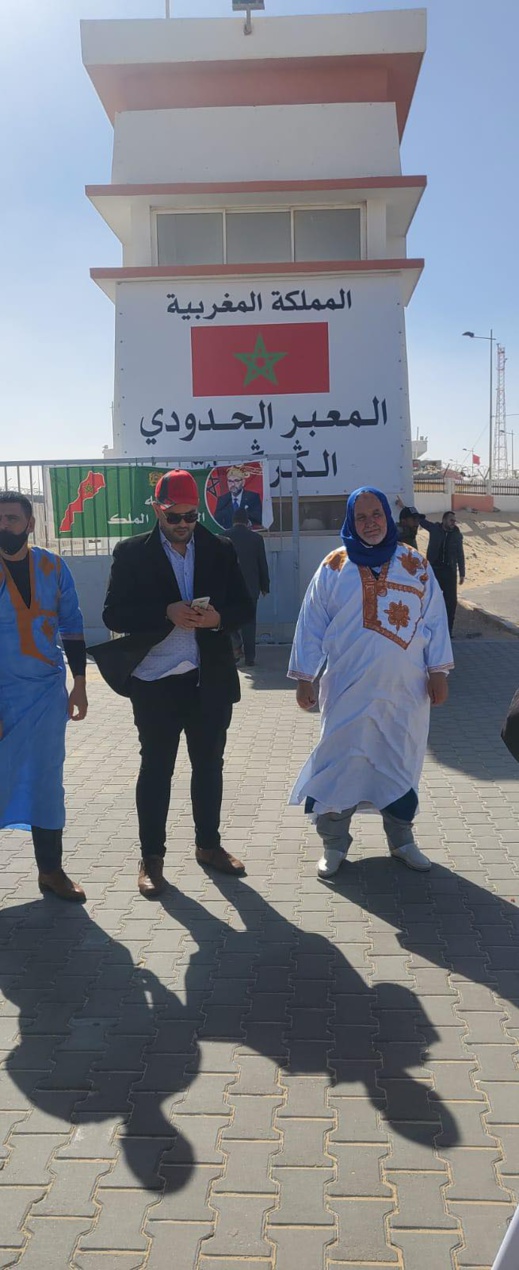 جمعية حداشات للتعاون بين الشباب وشباب المهجر باقليم الدريوش واتحاد جمعيات ببوفرقوش تحطان بالرحال بمعبر الكركارات وتشيدات بالقرارات الملكية الحكيمة جمعية حداشات للتعاون بين الشباب وشباب المهجر باقليم الدريوش واتحاد جمعيات ببوفرقوش تحطان بالرحال بمعبر الكركارات وتشيدات بالقرارات الملكية الحكيمة