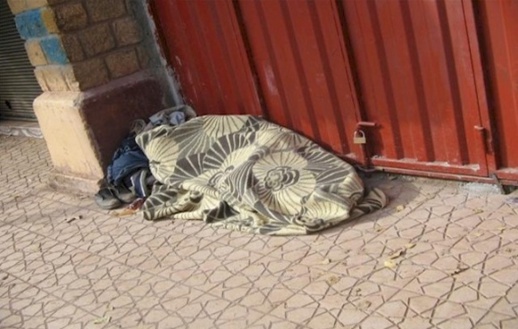 وضعية المغاربة بدون مأوى خلال موجة البرد القارس تجرّ وزيرة الأسرة والتضامن إلى "المساءلة" وضعية المغاربة بدون مأوى خلال موجة البرد القارس تجرّ وزيرة الأسرة والتضامن إلى "المساءلة"