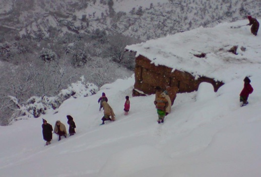 بفعل التقلبات الجوية.. مديرية التعليم بالحسيمة "تقرر" اعتماد التعليم عن بعد في أزيد من 15 جماعة بفعل التقلبات الجوية.. مديرية التعليم بالحسيمة "تقرر" اعتماد التعليم عن بعد في أزيد من 15 جماعة