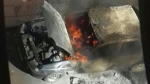 صادم.. النيران تحاصر شخصا مجهول الهوية داخل سيارة وتحرقه حيا حتى الموت