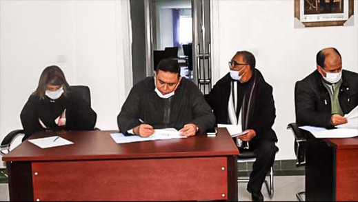 مجعيط يترأس دورة استثنائية للمجلس الجماعي للناظور والأخير يصادق على مقتضيات جبائية جديدة