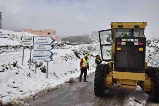 عزلت أربعة أقاليم تماما.. الثلوج "تقطع" أزيد من 1800 كيلومتر من طرق المغرب عزلت أربعة أقاليم تماما.. الثلوج "تقطع" أزيد من 1800 كيلومتر من طرق المغرب