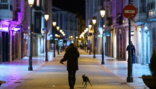 حظر تجوال ليلي بكامل الأراضي الفرنسية وشروط جديدة على الوافدين حظر تجوال ليلي بكامل الأراضي الفرنسية وشروط جديدة على الوافدين