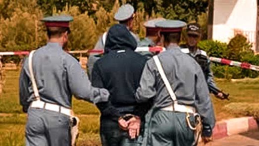 إلقاء القبض على "كولونيل" نصب على مواطنين في العديد من مدن المغرب إلقاء القبض على "كولونيل" نصب على مواطنين في العديد من مدن المغرب