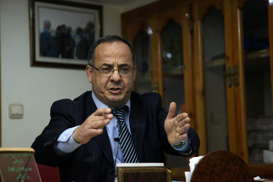 مصطفي أزواغ يفضح ويكشف الغطاء عن مافيا العقار في الجزء الثاني من برنامج اسئلة مصطفي أزواغ يفضح ويكشف الغطاء عن مافيا العقار في الجزء الثاني من برنامج اسئلة