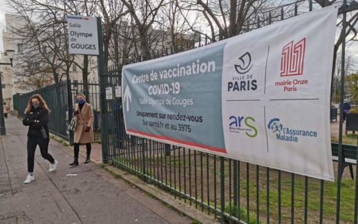 فرنسا.. نقص حادّ في اللقاح وإغلاق مراكز تطعيم يفاقم معاناة المسنّين ويؤجّج الانتقادات الموجّهة للحكومة فرنسا.. نقص حادّ في اللقاح وإغلاق مراكز تطعيم يفاقم معاناة المسنّين ويؤجّج الانتقادات الموجّهة للحكومة
