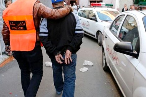 توقيف سارق هاتف ببني أنصار يقود الشرطة إلى مبحوث عنه بموجب 30 مذكرة بحث وطنية
