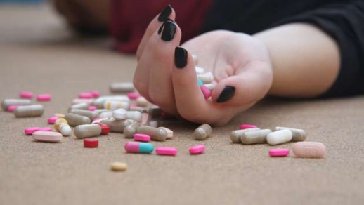 مستشفى "الحسني" بالناظور يستقبل فتاة عشرينية في حالة حرجة بسبب تناولها لسم الفئران مستشفى "الحسني" بالناظور يستقبل فتاة عشرينية في حالة حرجة بسبب تناولها لسم الفئران