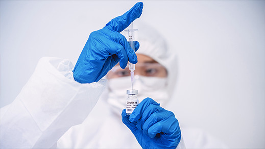 “أسترازينيكا”.. تعرّف على اللقاح الذي توصل المغرب بالشحنة الأولى من جرعاته