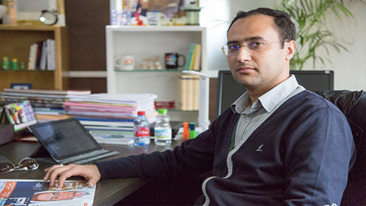 الصحفي يونس مسكين يغادر جريدة "أخبار اليوم" ويكتب نهاية تجربة الصحفي يونس مسكين يغادر جريدة "أخبار اليوم" ويكتب نهاية تجربة