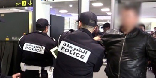 أمن الحدود يوقف أمريكيا حاول تهريب 20 ألف دولار داخل حقيبة