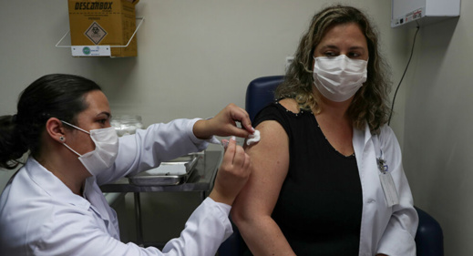 33 مليون مغربي مستهدفون بلقاحات كورونا 33 مليون مغربي مستهدفون بلقاحات كورونا