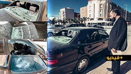 شاهدوا.. مجهولون يقومون بتخريب سيارة نفعية بحي المطار