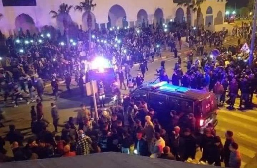 اعتقالات ورشق بالحجارة.. هذه تفاصيل احتجاجات الفنيدق وتطورات الملف