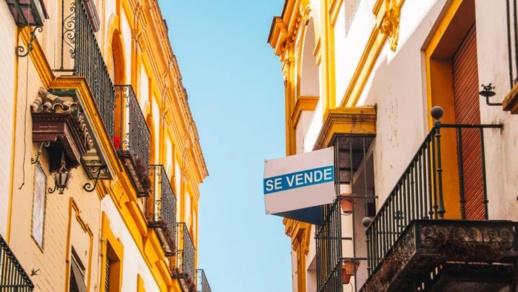مكتب الصرف يلاحق مغاربة استغلوا جائحة كورونا لاقتناء عقارات بإسبانيا مكتب الصرف يلاحق مغاربة استغلوا جائحة كورونا لاقتناء عقارات بإسبانيا
