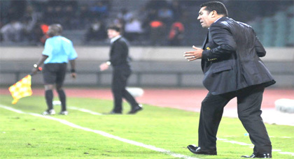 الجامعة تبدأ البحث عن بديل للطاوسي لتدريب الأسود بعد ان حسمت في اقالته الجامعة تبدأ البحث عن بديل للطاوسي لتدريب الأسود بعد ان حسمت في اقالته