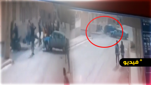 شاهدوا.. حادثة سير مروعة ببني انصار ترسل أما وثلاثة من أبنائها للإنعاش شاهدوا.. حادثة سير مروعة ببني انصار ترسل أما وثلاثة من أبنائها للإنعاش