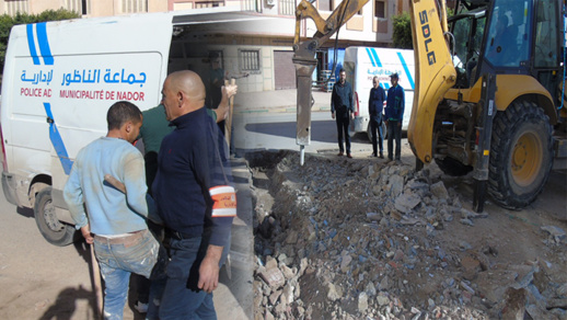 بالصور.. جماعة الناظور توقف الشركة المكلفة بتجديد قنوات الماء الشروب بالناظور