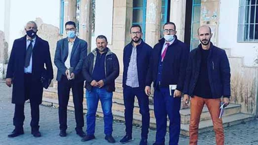 لقاء بين مهنيي الأجرة الكبيرة بالناظور والمدير الإقليمي للتجهيز والنقل واللوجستيك لدراسة مشاكل القطاع لقاء بين مهنيي الأجرة الكبيرة بالناظور والمدير الإقليمي للتجهيز والنقل واللوجستيك لدراسة مشاكل القطاع