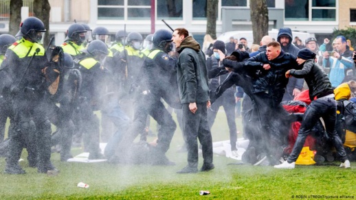 محكمة هولندية تقضي بالغاء قرار حظر التجوال الليلي محكمة هولندية تقضي بالغاء قرار حظر التجوال الليلي