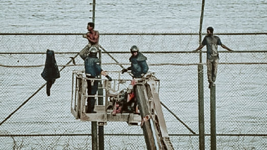 حاولوا تسلق السياج بين الناظور ومليلية.. حرس الحدود المغربي يوقفون ثلاث شبان بباريوتشينو حاولوا تسلق السياج بين الناظور ومليلية.. حرس الحدود المغربي يوقفون ثلاث شبان بباريوتشينو