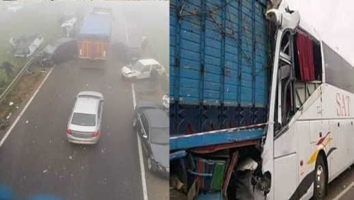 مصرع شخص وإصابة العشرات في "اصطدام" بين حافلة وشاحنة.. وناجون يروون تفاصيل الحادث مصرع شخص وإصابة العشرات في "اصطدام" بين حافلة وشاحنة.. وناجون يروون تفاصيل الحادث